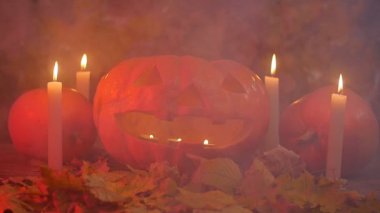 Kabaklar ve mumlar duman. Cadılar Bayramı kavramı