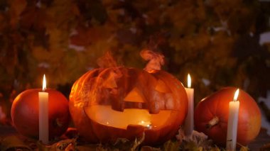 Kabaklar ve mumlar duman. Cadılar Bayramı kavramı
