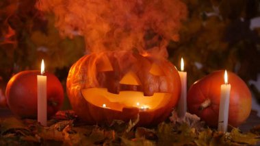 Korkunç bir balkabağı duman. Cadılar Bayramı kavramı