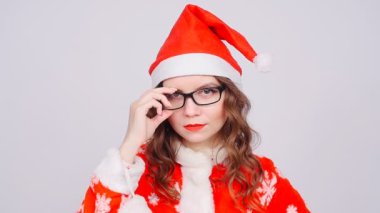 Noel Baba giyim ve gözlük güzel kadın