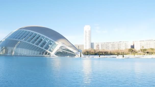 Edificio hemisférico en Valencia, España. Ciudad de las Artes y las Ciencias — Vídeos de Stock