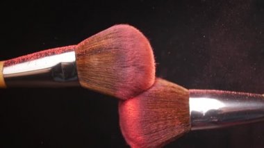 Toz patlama 2 güzellik fırçalar ile pembe