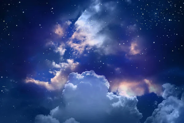 Yıldızlı gece gökyüzü.