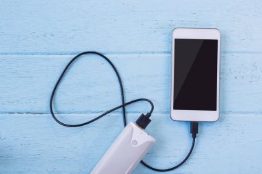 Güç bankasıyla çalışan akıllı telefon 