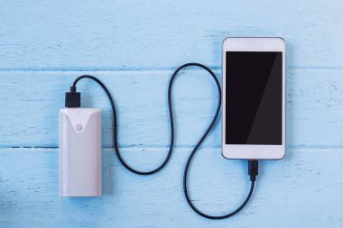 Güç bankasıyla çalışan akıllı telefon 