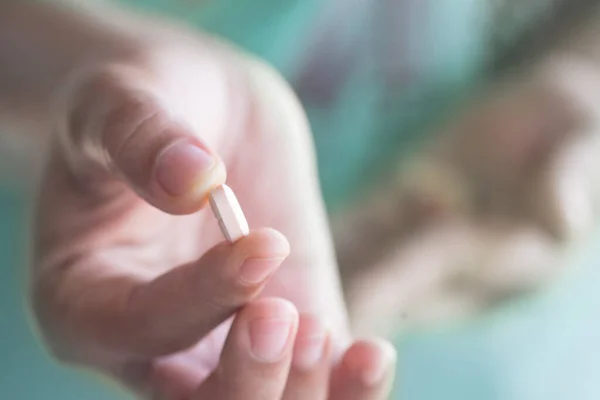 Medicina Píldoras Mano Del Médico — Foto de Stock