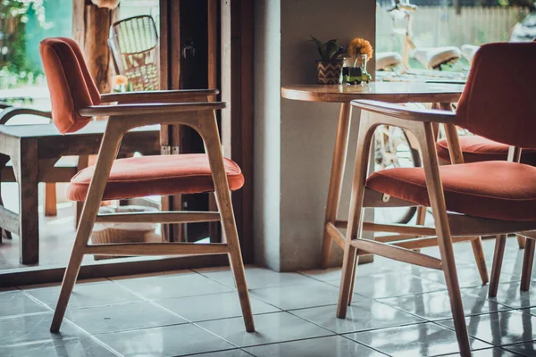커피숍의 빈티지 의자와 탁자의 빈티지 — 스톡 사진