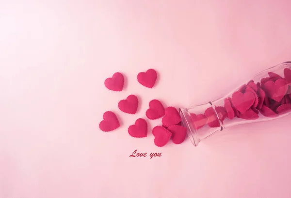 Rotes Herz Mit Flasche Für Valentinstag Liebeskonzept — Stockfoto