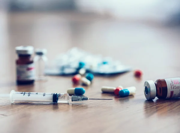 Dose Syringes Scattered Drug Floor Healthcare Concept — Stock Photo, Image