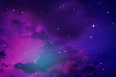 Gece gökyüzü bulutlu ve yıldızlı.