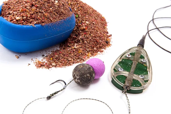 Sazan balık için yem kuru. Kullanıma hazır sazan balıkçılık ile yem 