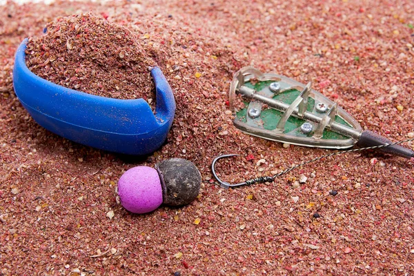 Alimentação seca para a pesca da carpa como fundo. Pronto para uso Isca de carpa — Fotografia de Stock