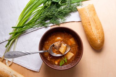 Geleneksel Rus kırmızı pancar çorbası Borsch - wit