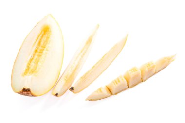 Dilimlenmiş honeydew kavun tropikal meyve üzerinde beyaz bir backgro izole