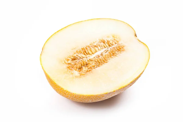 Halbe Honigtau-Melone tropische Früchte isoliert auf weißem Hintergrund — Stockfoto