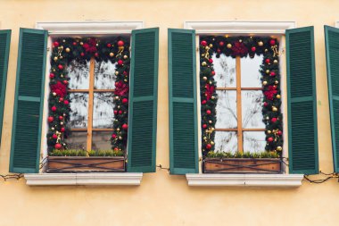 Güzel tatil windows Noel için dekore edilmiştir.