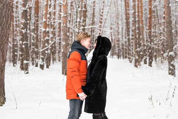 Young happy smiling couple in love. Winter. — Stock Photo, Image