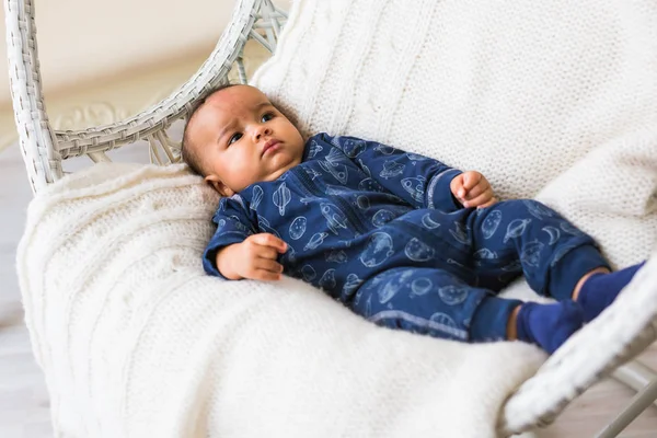 Portret małego chłopca african american baby — Zdjęcie stockowe
