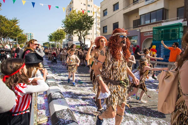 Limassol, Kıbrıs - 26 Şubat: Tanımlanamayan karnaval katılımcılar Mart ayında Kıbrıs karnaval geçit, 26 Şubat 2017 Limassol, Kıbrıs — Stok fotoğraf