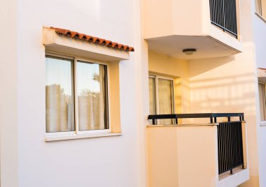 Otel Oda Balkonlu modern binada paterni