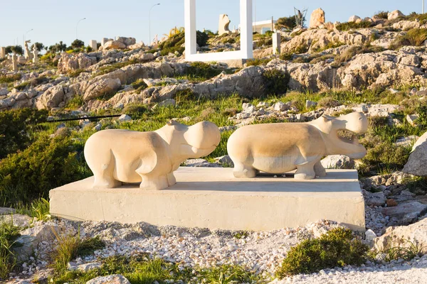 Aya Napa, Chipre - 17 de febrero de 2017: Isla de Chipre, el Parque Internacional de Esculturas — Foto de Stock