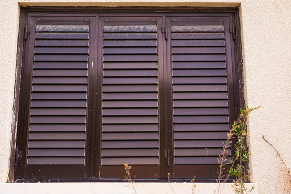 Window with shutters — Stock Photo, Image