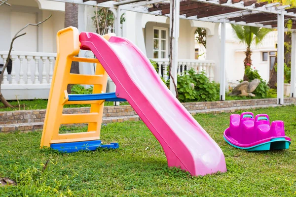 Barnens lekplats utomhus — Stockfoto