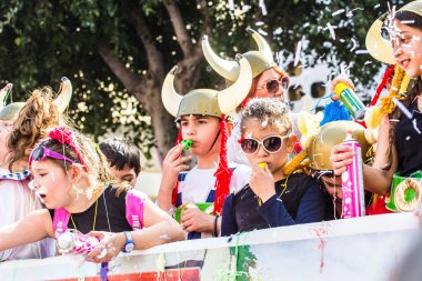 Limassol, Kıbrıs - 26 Şubat: Çocuklar karnaval çocuk karnaval geçit, 26 Şubat 2017 Limasol, Kıbrıs için yer alır