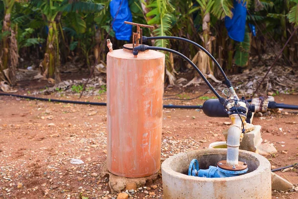 sulama sistemleri, sulama için musluk ve borular.