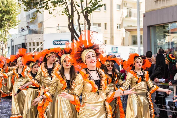 リマソールの 2017 年 2 月 26 日にキプロス カーニバル パレードのリマソール、キプロス - 2 月 26 日: カーニバル参加者 — ストック写真
