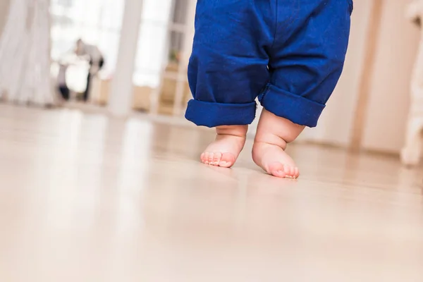 Baby ben. Första stegen. — Stockfoto