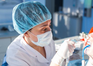 diş beyazlatma işlemi