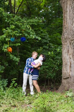 Doğa karışık yarış aile portresi