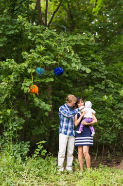 Doğa karışık yarış aile portresi