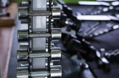 modern spor kulübü halter. ağırlık antrenmanı ekipmanı