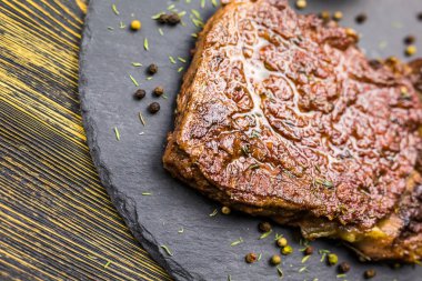 Izgara Dana biftek, üstten görünüm