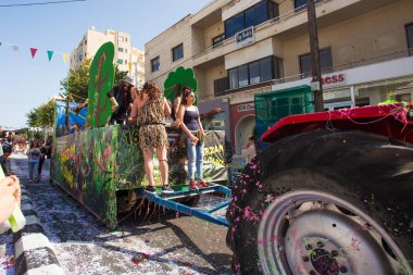 Limassol, Kıbrıs - 26 Şubat: Karnaval katılan Limasol Kıbrıs karnaval geçit üzerinde 26 Şubat 2017