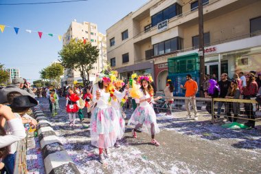 Limassol, Kıbrıs - 26 Şubat: Karnaval katılan Limasol Kıbrıs karnaval geçit üzerinde 26 Şubat 2017