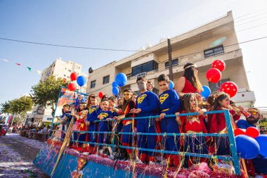 Limassol, Kıbrıs - 26 Şubat: Çocuklar karnaval çocuk karnaval geçit, 26 Şubat 2017 Limasol, Kıbrıs için yer alır