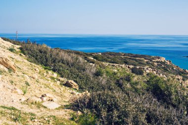 Hills ile deniz manzarası
