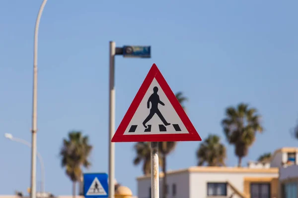 Traffic sign pedestrian crossing — Stock Photo, Image