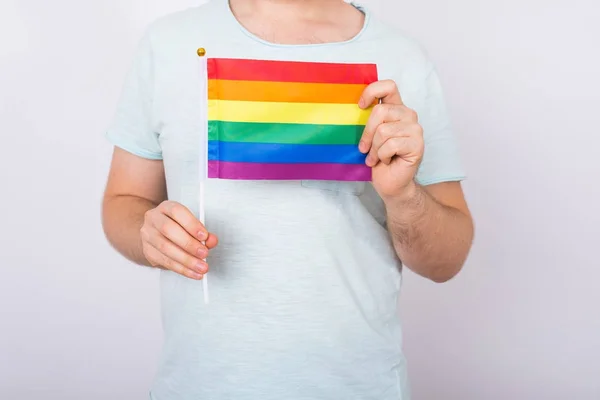 Man Holding Bandeira LGBT Close up. Conceito de minoria sexual — Fotografia de Stock