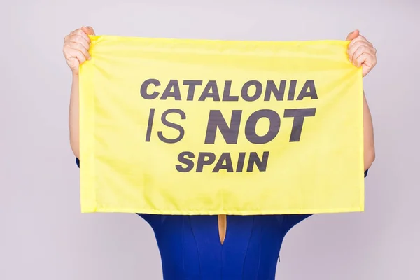 Mulher catalã. Referendo para a separação da Catalunha da Espanha. Conceito de independência democrática . — Fotografia de Stock