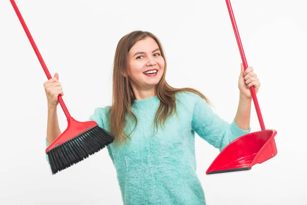 Grappige reinigen vrouwen gelukkig opgewonden tijdens het reinigen. geïsoleerd op witte achtergrond — Stockfoto