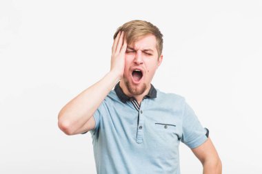 Genç adam kafa tutarak vurguladı