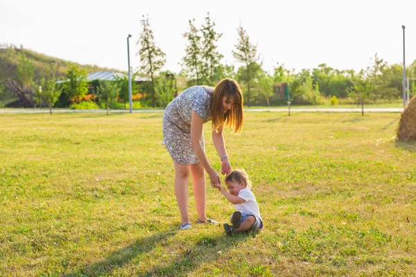 母と子春の公園 — ストック写真