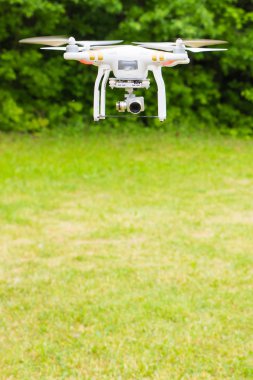 Ufa, Rusya Federasyonu. -6 Haziran 2016: robot uçan doğada