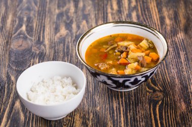 Geleneksel Asya şehriye lagman