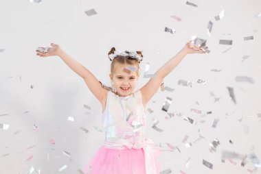 Parti, tatil, doğum günü, yeni yıl ve kutlama konsepti..