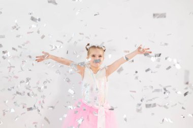 Parti, tatil, doğum günü, yeni yıl ve kutlama konsepti..